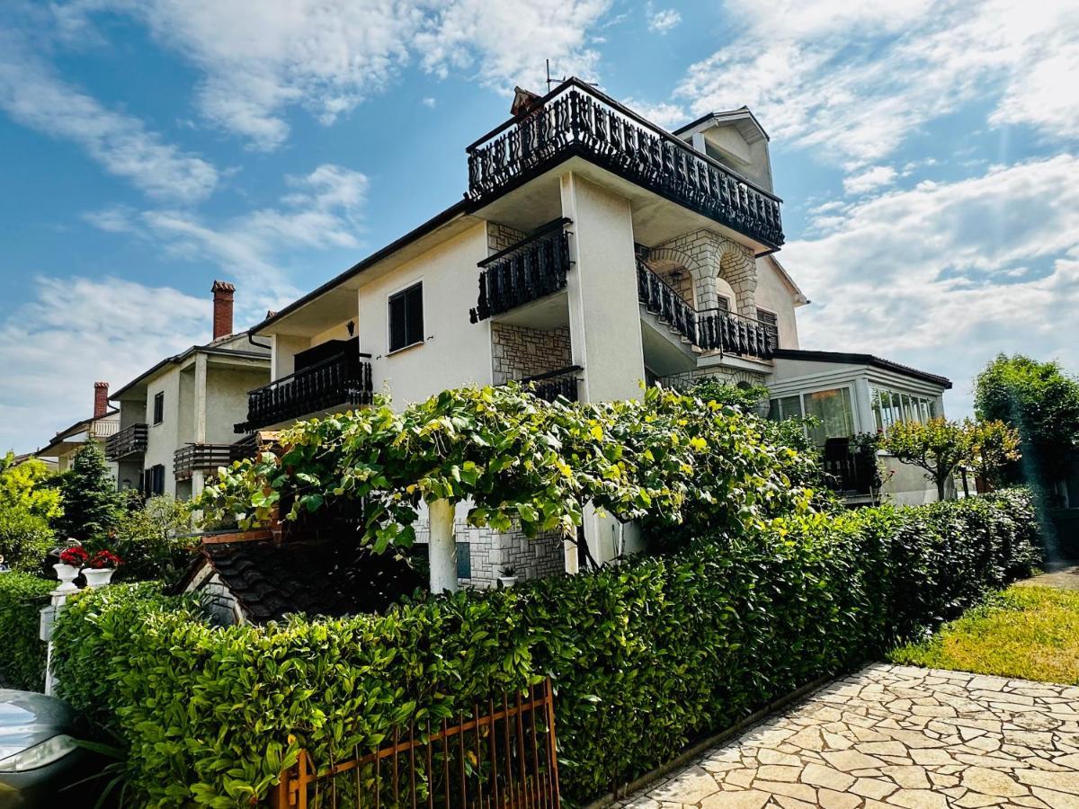 Casa Blanca Apartman Umag Kültér fotó